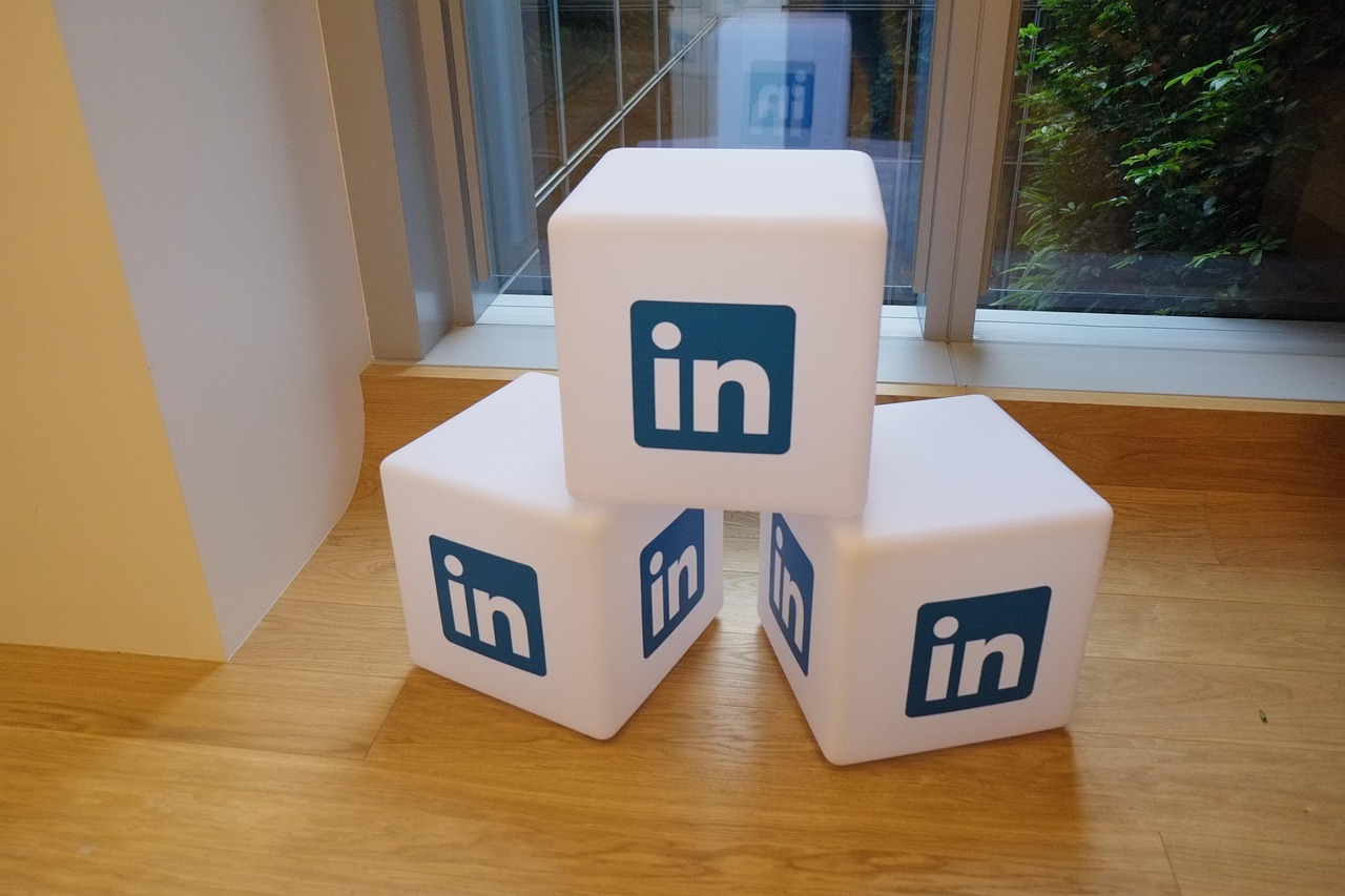 LinkedIn hiring decline