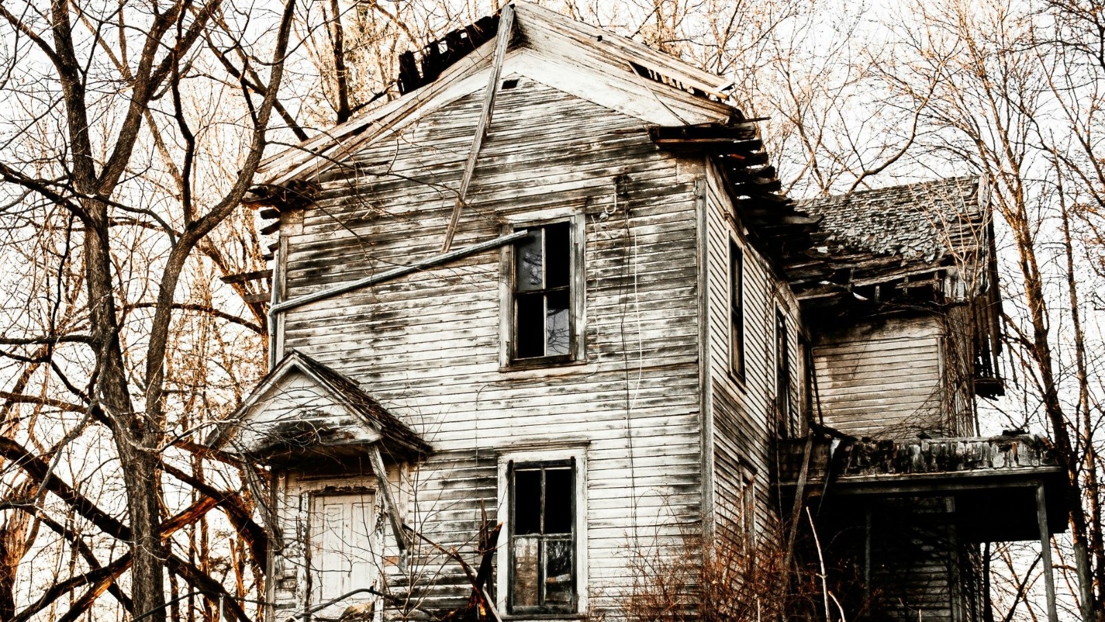 why old buildings feel spooky