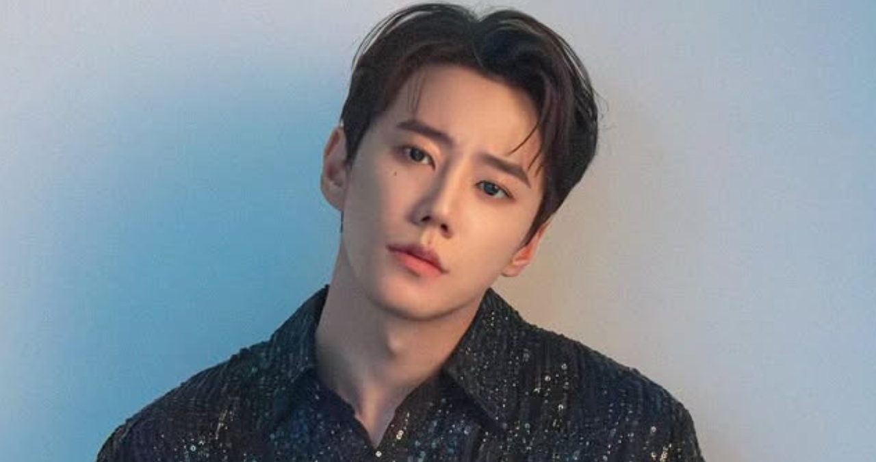 Lee Jun Young military enlistment