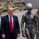 Donald Trump alien photo hoax